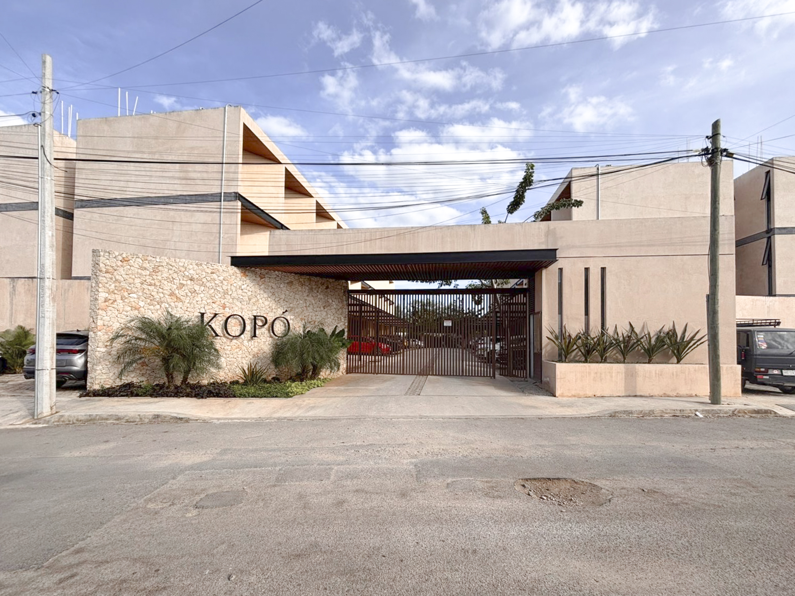 1681-Departamento-en-renta-de-2-habitaciones-en-el-norte-de-Merida-KOPO-AMUEBLADO (23).jpg